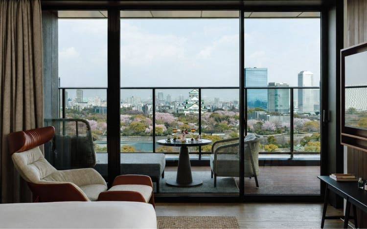 발코니에서 즐기는 프라이빗 인룸 애프터눈 티