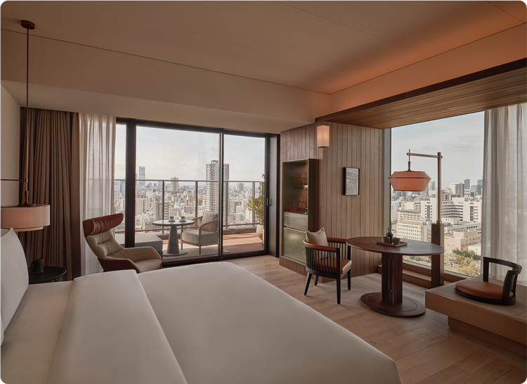 Patina Osaka 프리미어 룸 내부 모습.